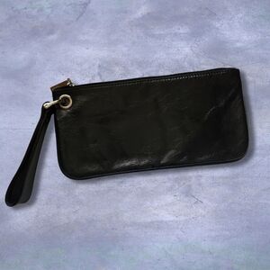 HOBO Vida Wristlet Bag Black Polished Leather